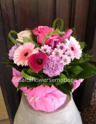 BOUQUET CON RISERVA D'ACQUA - ROSA E FUXIA